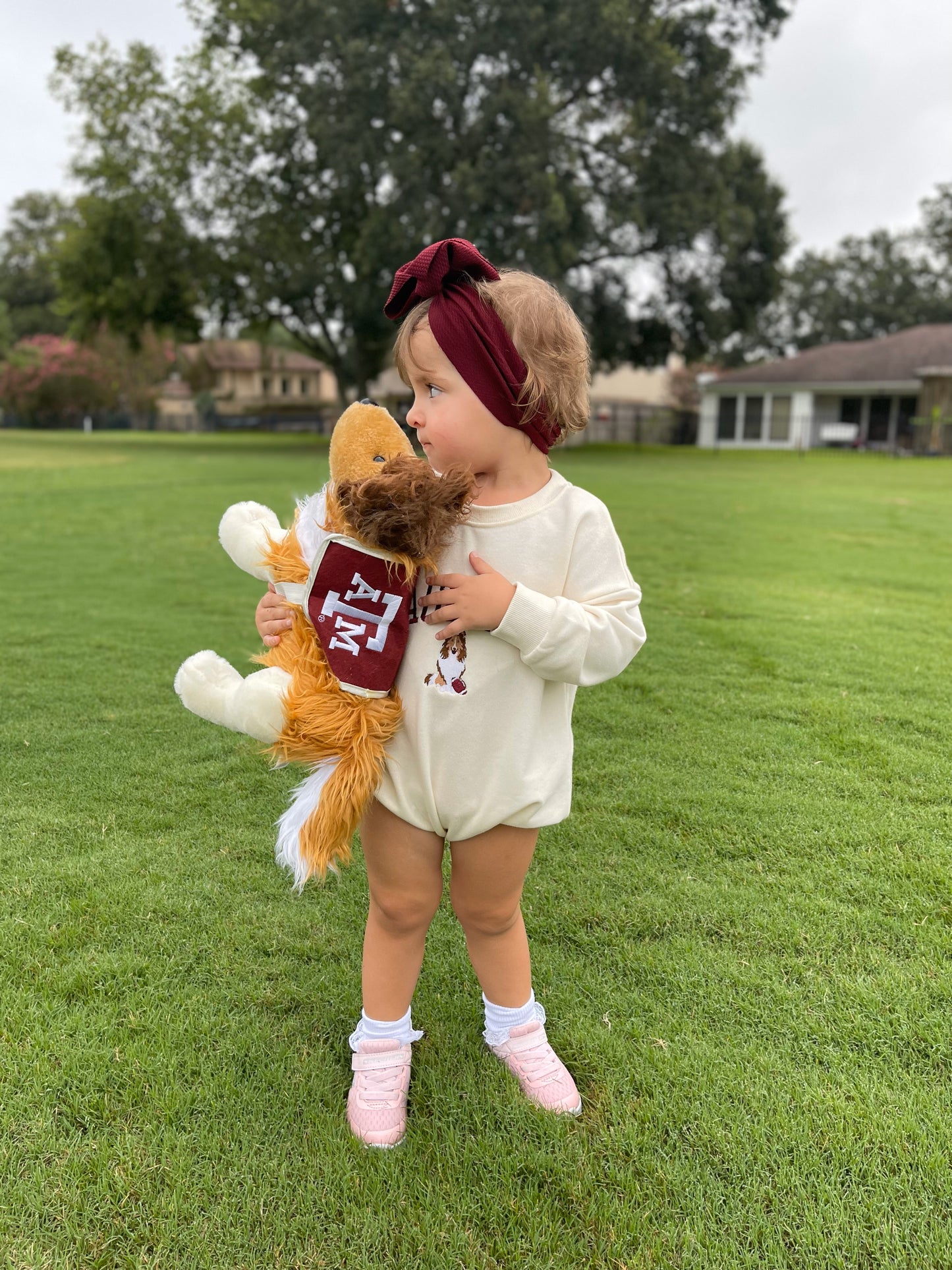 Unisex Texas A&M Aggies Reveille Bubble and Sweatshirt